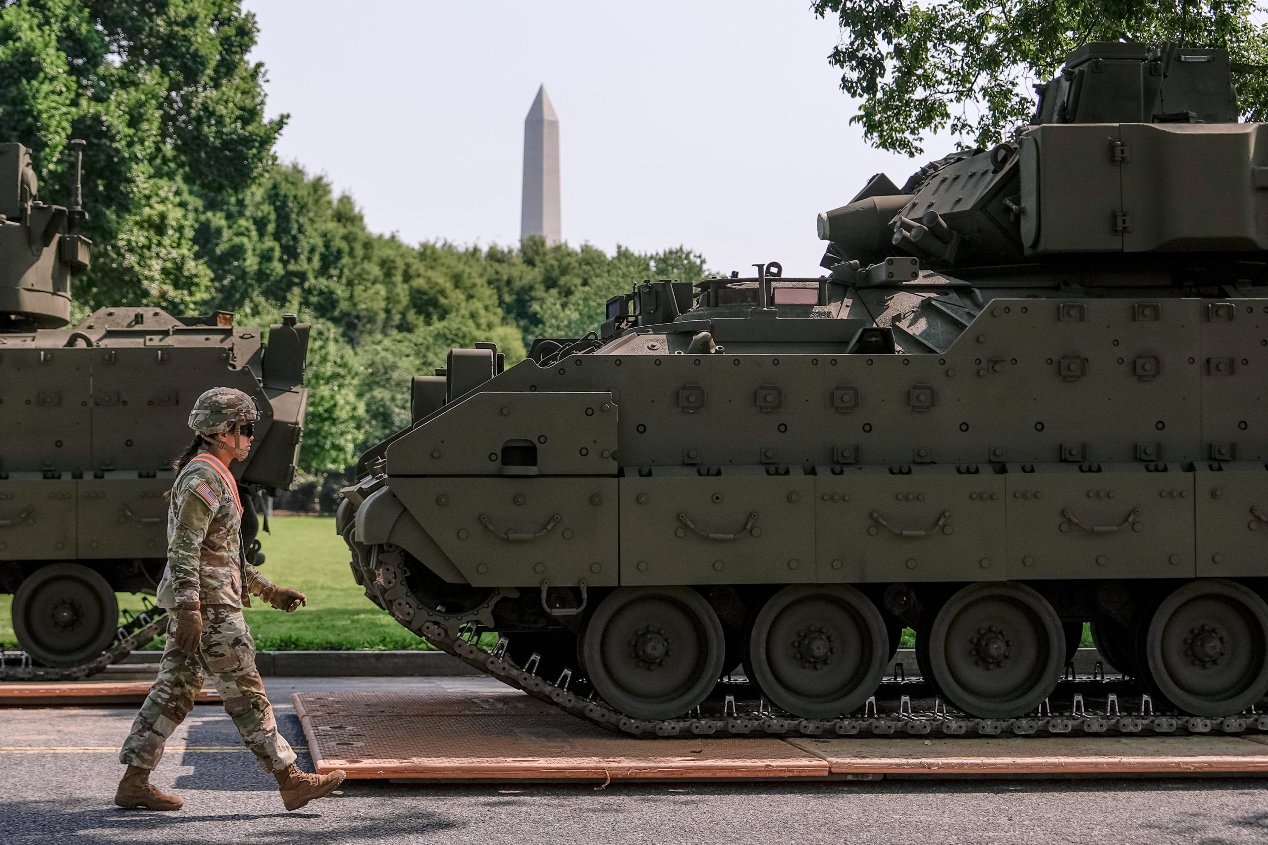 White House "Freedom Haulers" campaign recruits veterans as immigrant truckers lose licenses