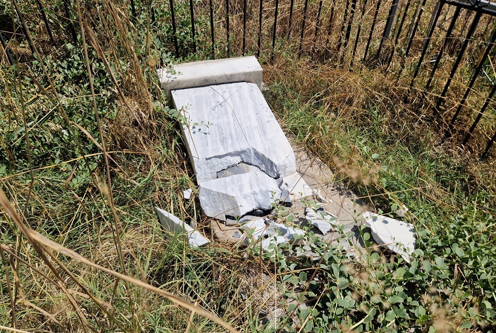 Why vandalism at Dushanbe cemeteries persists