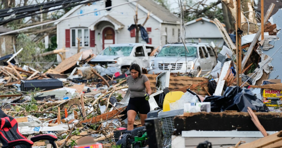 Wisconsin tornado causes extensive damage and cuts power to thousands of homes