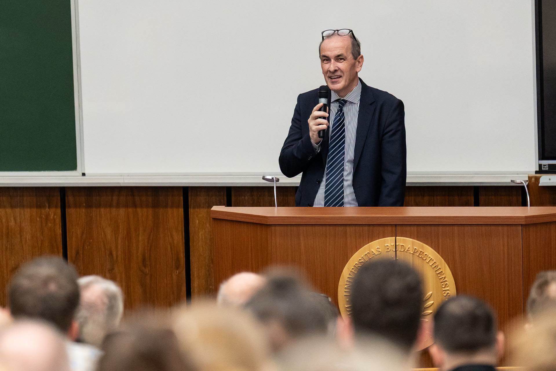 You say you want a (r)evolution: minister justifies constitutional overhaul