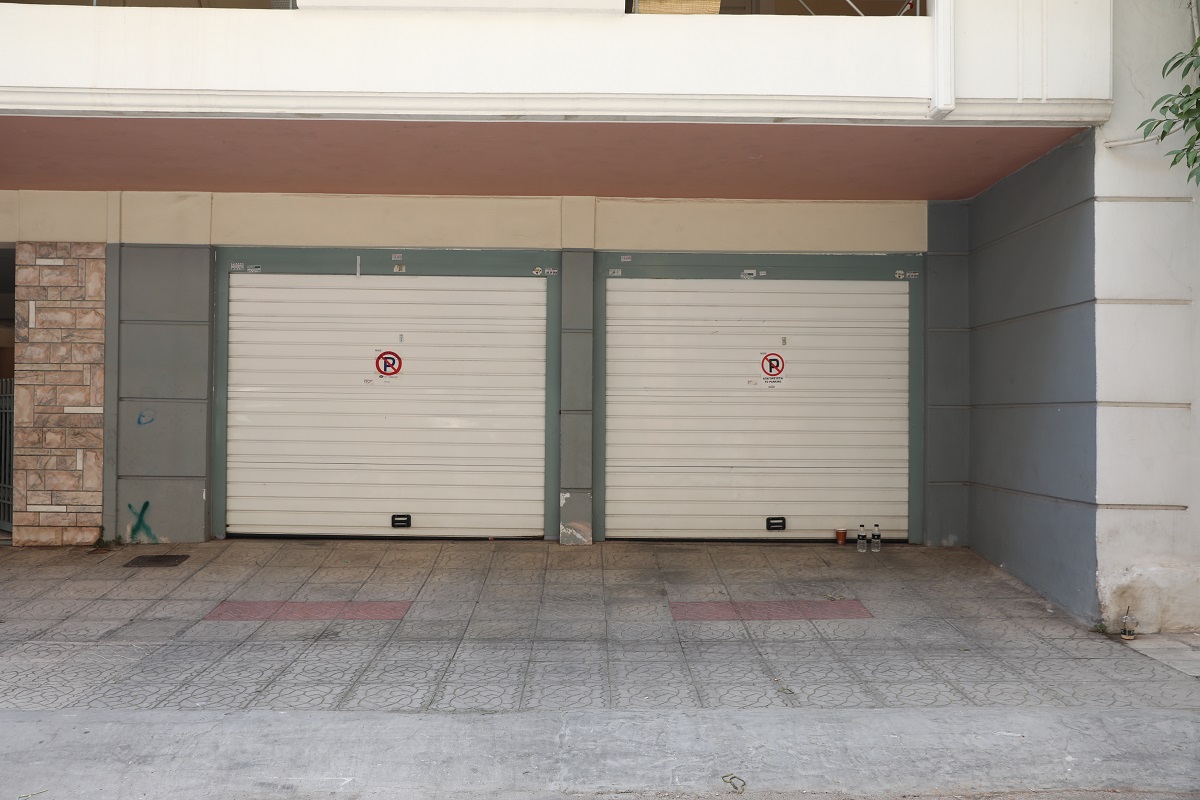 Young couple dead inside car in private garage in Piraeus