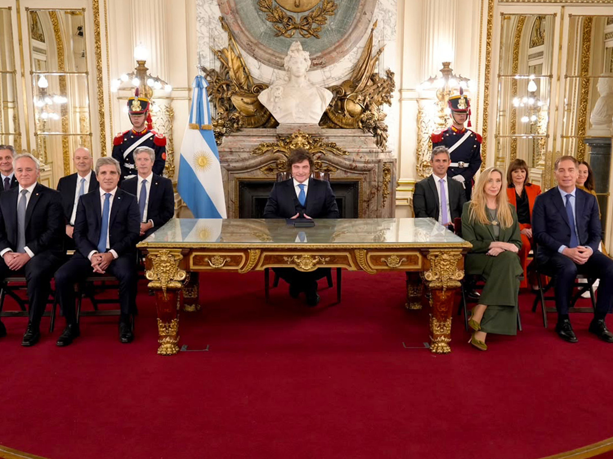 si hay déficit, frenará pagos en el Estado y no emitirá dinero