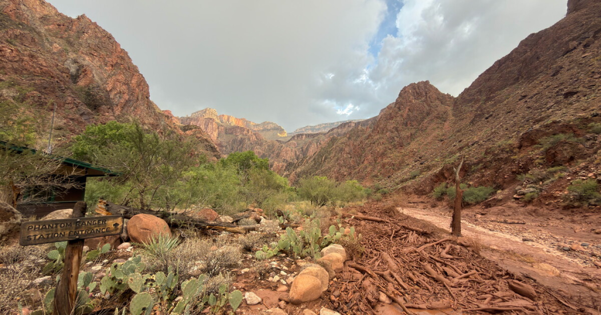 1 dead and about 15 people missing as flash flood tears through the Grand Canyon