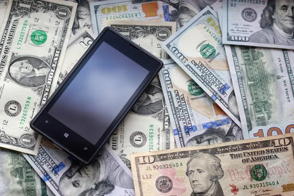 $276,000 Emptied from a Bank Account Using a Cell Phone Stolen During the Las Tablas Carnivals, with Eleven People Arrested as a Result.