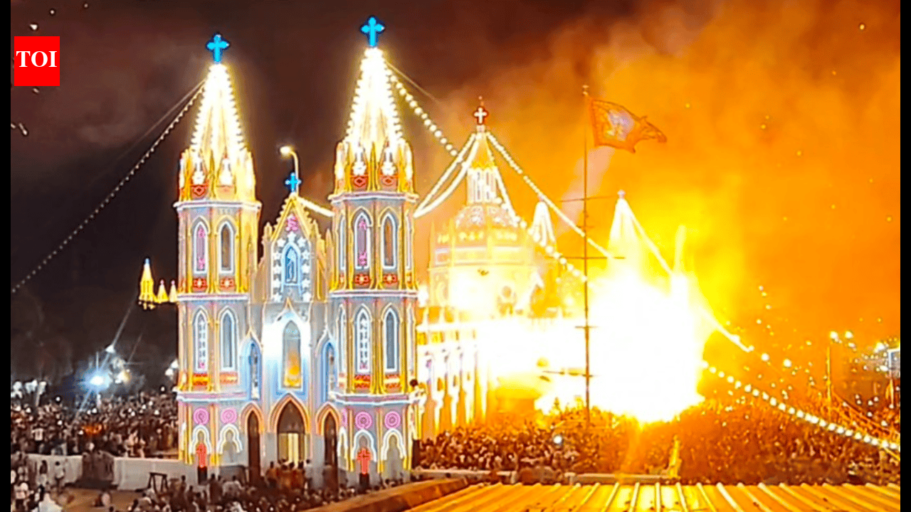 4 injured as helium balloons explode during Velankanni festival in Tamil Nadu | Trichy News