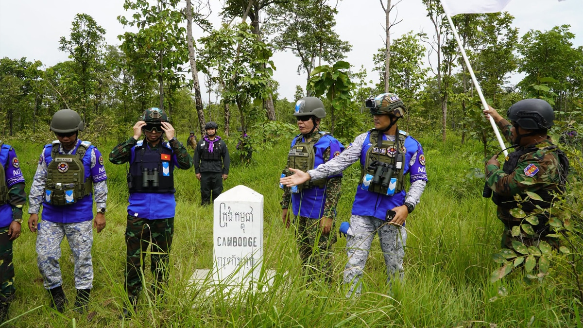 ASEAN Observers Inspect Disputed Cambodia-Thailand Border Area
