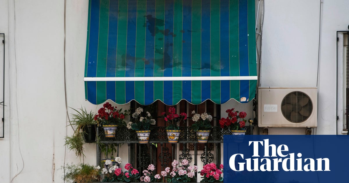 Air conditioning push favoured over emissions cuts in five European nations, survey finds | Extreme heat