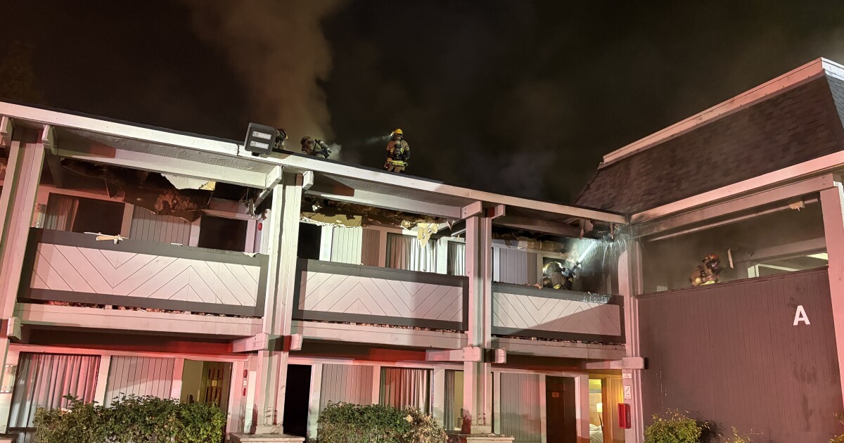 Around 30 displaced after fire at Phoenix hotel, more than 50 units affected