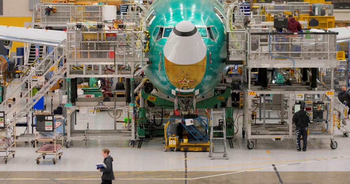 Boeing, union negotiators to resume stalled contract negotiations