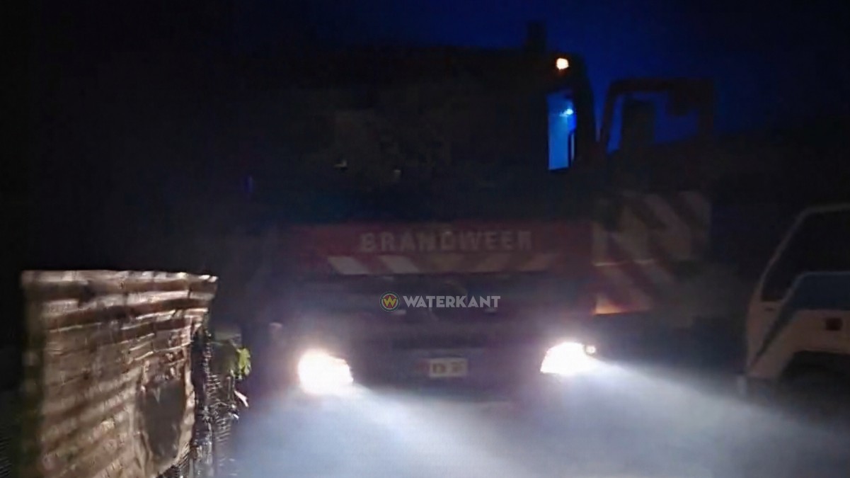 Brand uitgebroken in autowerkplaats te Livorno