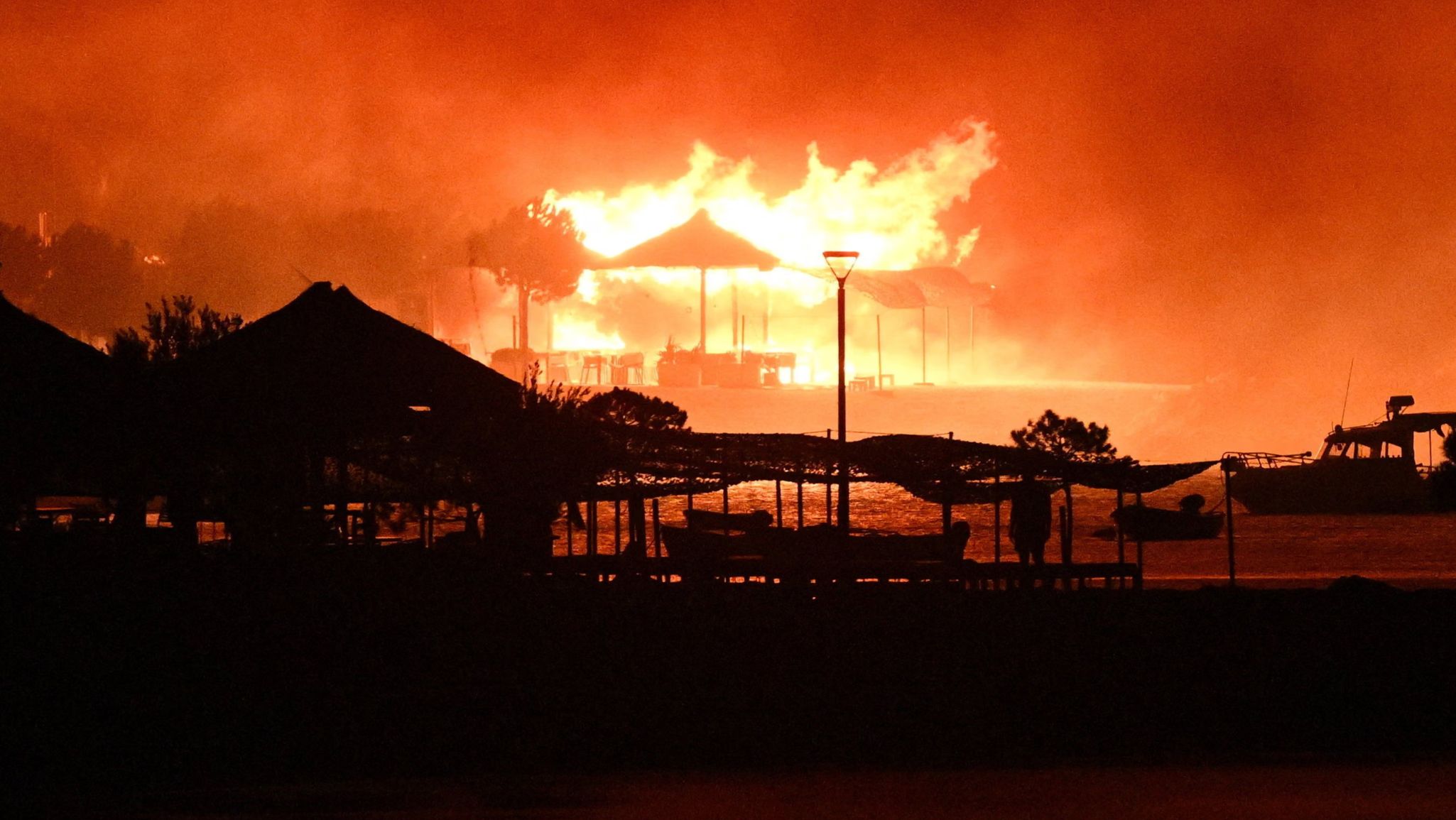 Czech Tourists Among 1,000 Evacuated After Croatia Fire