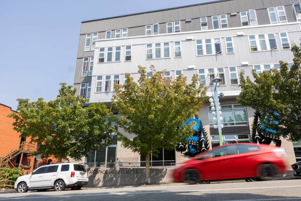 The outside of the Artspace Everett Lofts building along Hoyt Avenue on Wednesday, Aug. 5, 2026 in Everett, Washington. (Olivia Vanni / The Herald)