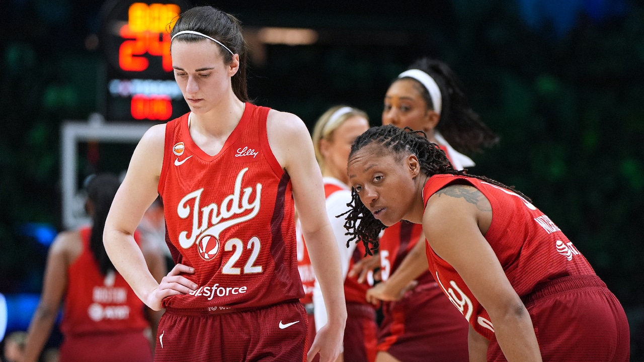 Caitlin Clark waits for play to resume with Indiana Fever teammates vs. Minnesota Lynx (2026).