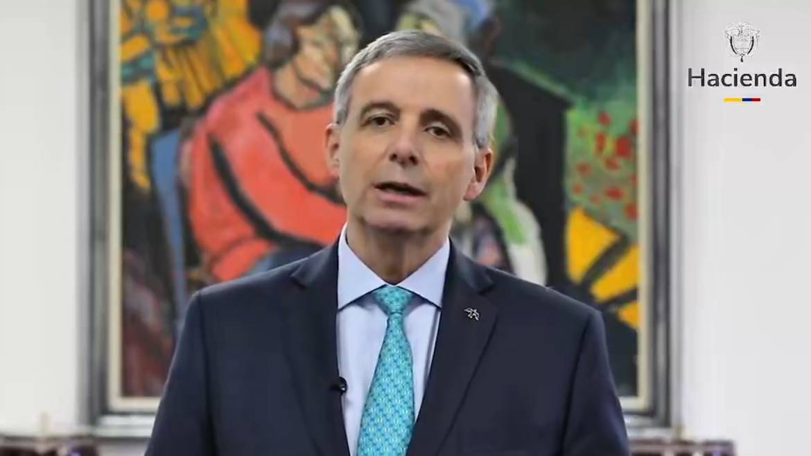 Finance minister presents Colombia's $203B budget proposal
