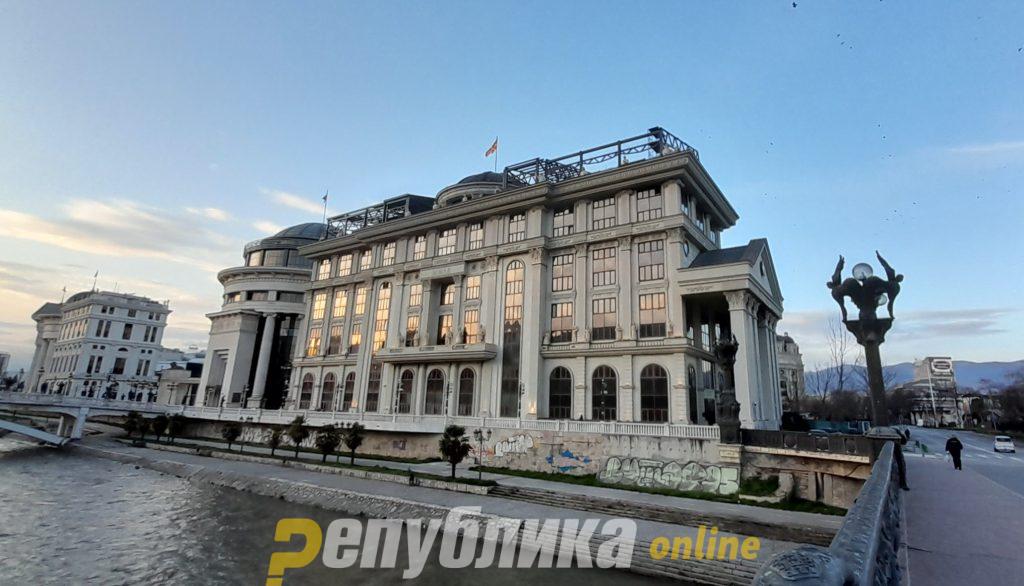 Foreign Ministry sets up hotline for citizens caught in the fires in Greece