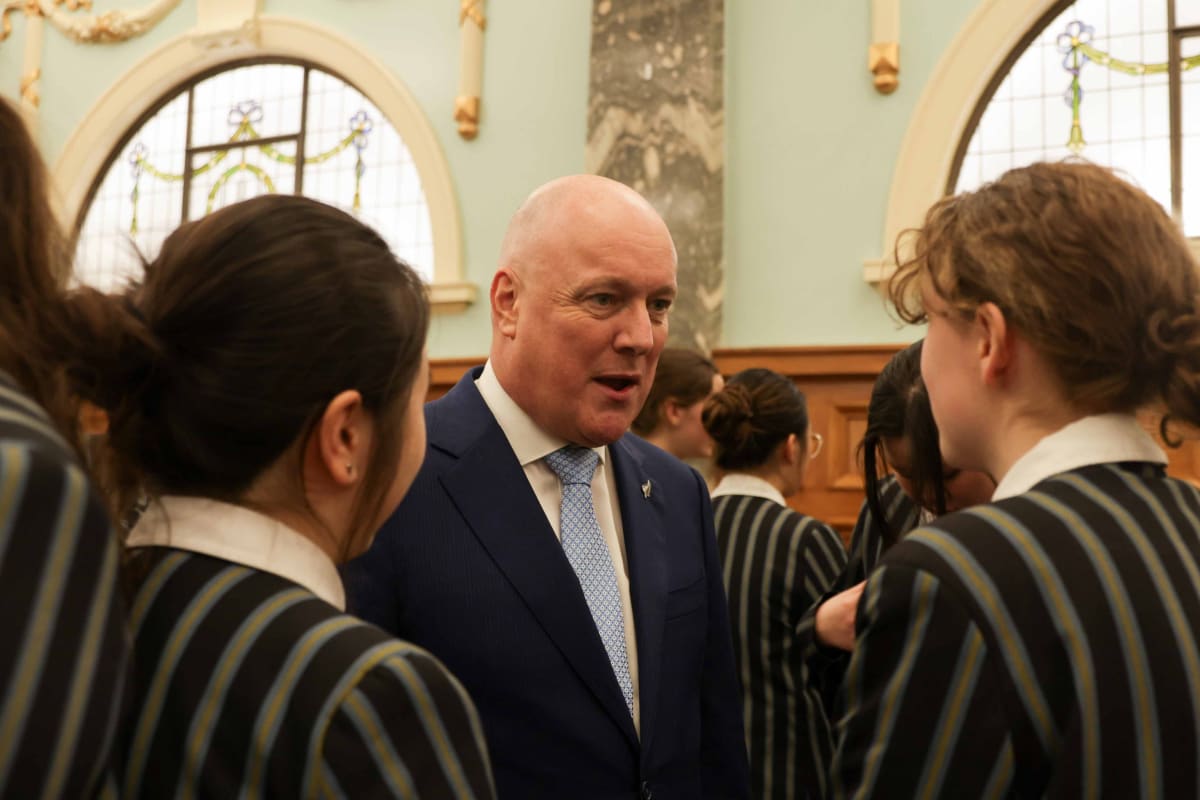 Govt pushes ahead with social media ban for under-16s