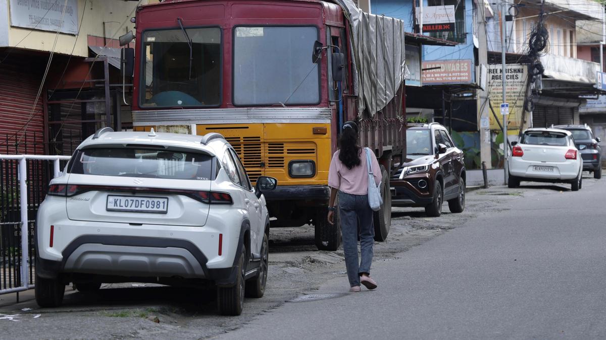 HC directs Kochi Corporation to ready protocol on upkeep of footpaths