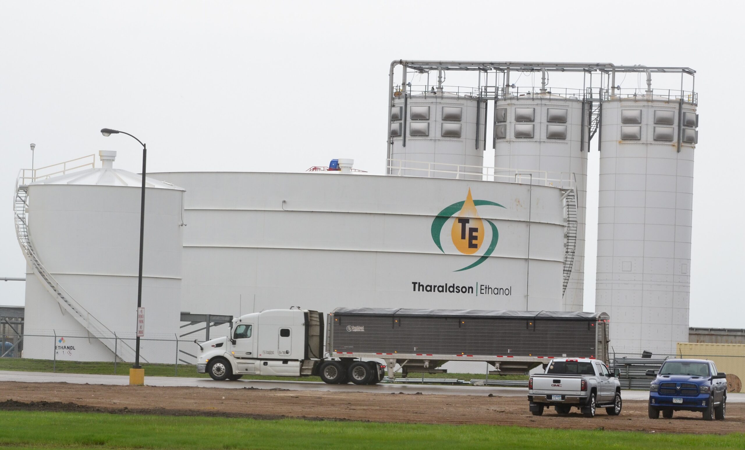 Higher ethanol blends would benefit consumers, corn industry -