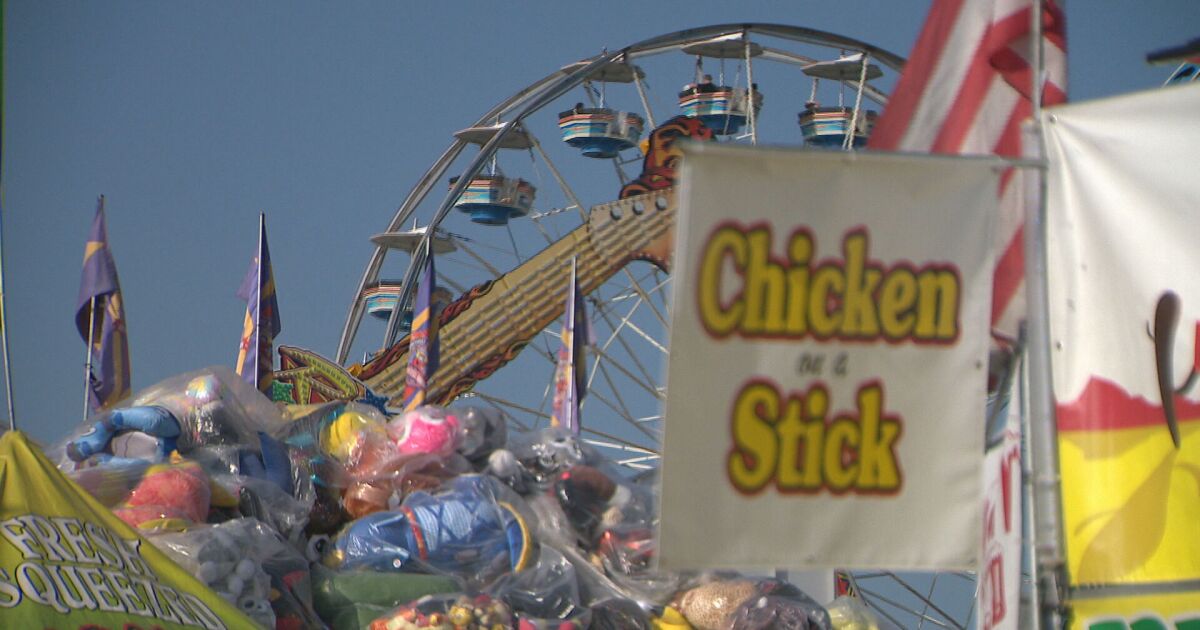Hot weather and deep-fried corn nuggets are the stars of this year's State Fair