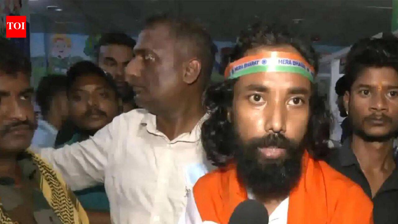 'Huge victory for Jharkhand': Student leader Mahto ends 16-day hunger strike after Soren govt accepts demands | India News