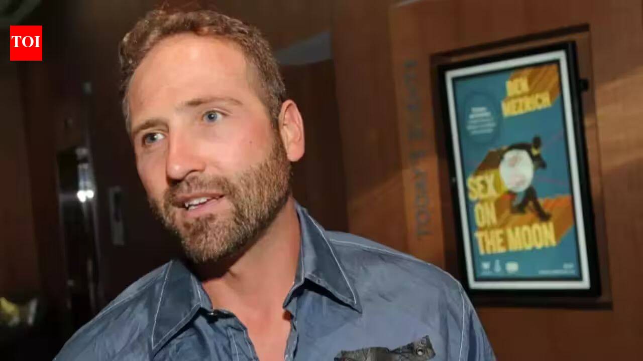 In 2002, a NASA intern stole a 600-pound safe containing $21 million in Moon rocks to give his girlfriend, then an online sale led him into an FBI trap |
