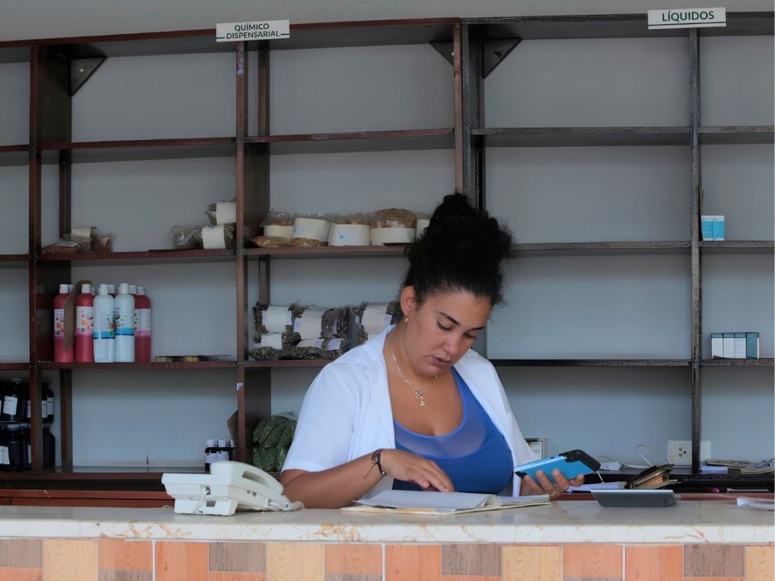 In Cuba, Relief Is Only for Those Who Can Afford It