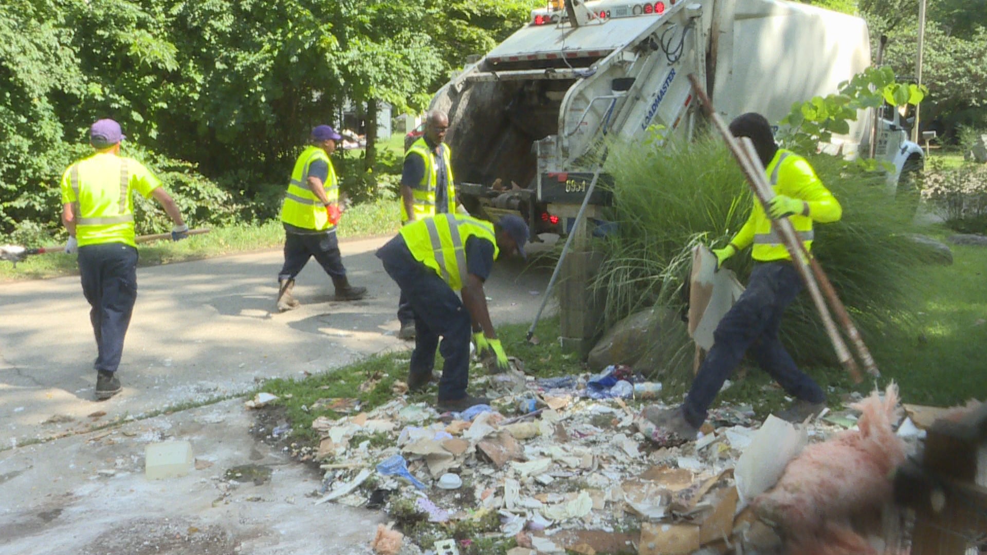 Indianapolis Department of Public Works executes full-day flood recovery effort - Indianapolis News | Indiana Weather | Indiana Traffic