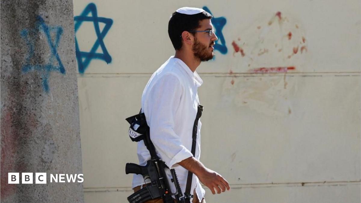 Israeli settlers move into the former Israeli settlement of Kadim near the West Bank city of Jenin, 20 August 2026.