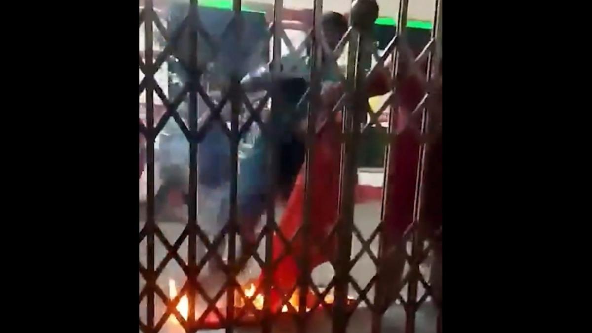 Jadavpur University on the boil as supporters of ABVP and SFI clash