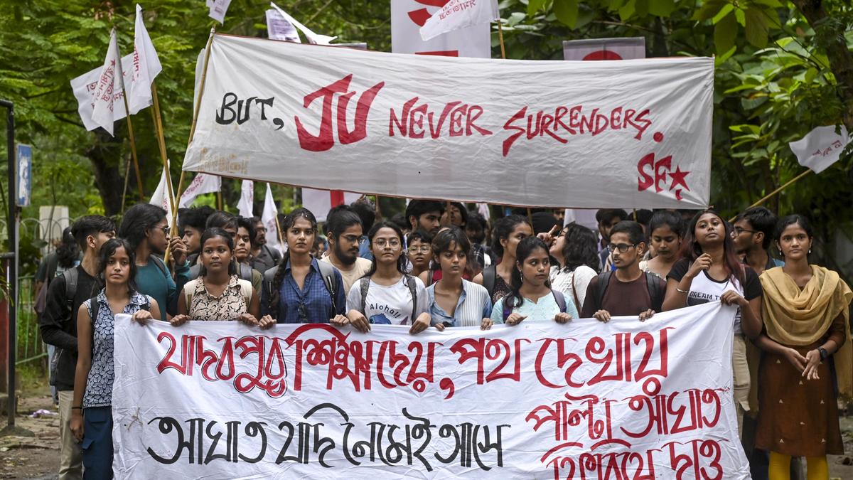 Jadavpur unrest probe committee to hold first meeting this week after 'injured' VC rejoins