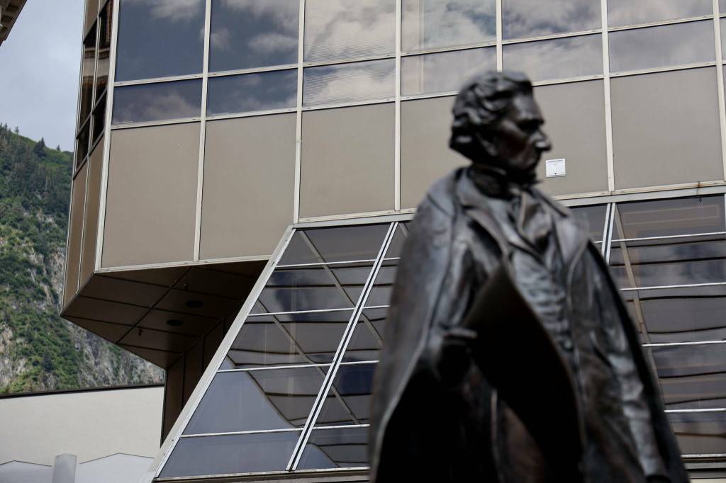 A statue of William Henry Seward stands outside the Dimond Courthouse in downtown Juneau. (Clarise Larson / Juneau Empire File)