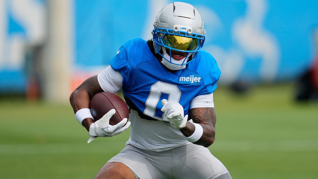 Detroit Lins running back Jahmyr Gibbs runs the ball during practice at the NFL football team's training camp, in Allen Park, Mich., Friday, Aug. 7, 2026.