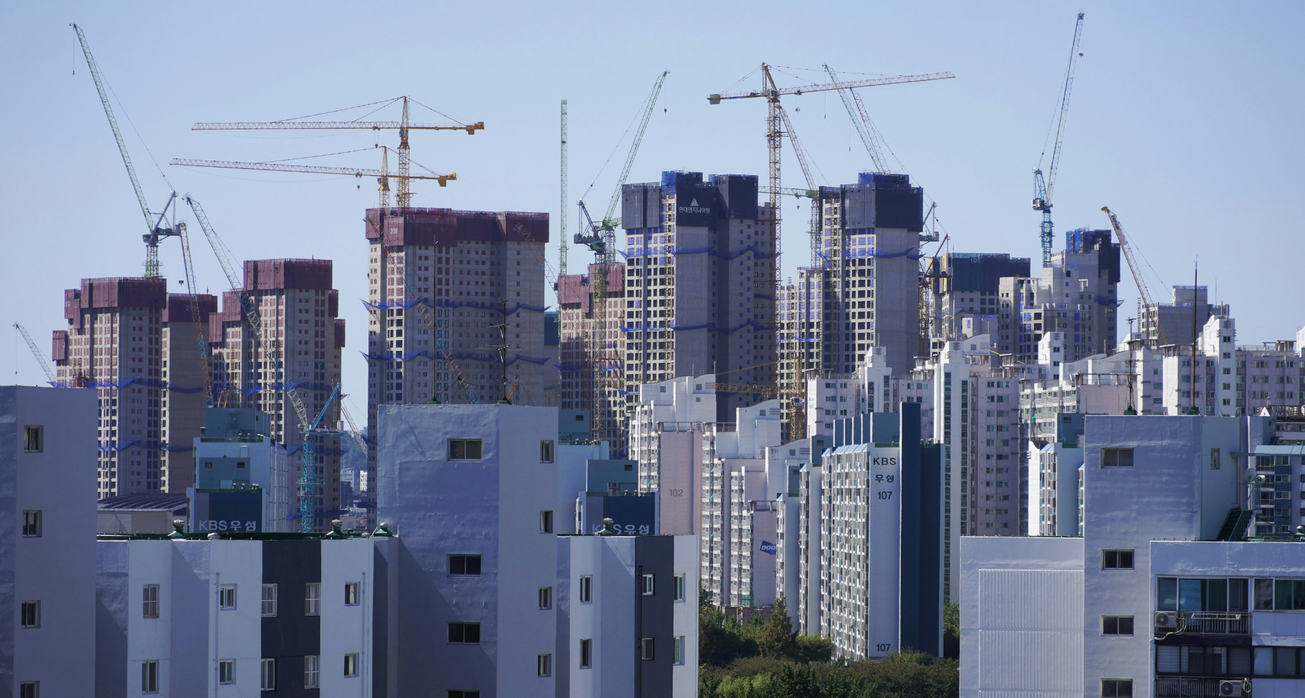 Lee Jae Myung speeds up Seoul housing supply as financing risks rise