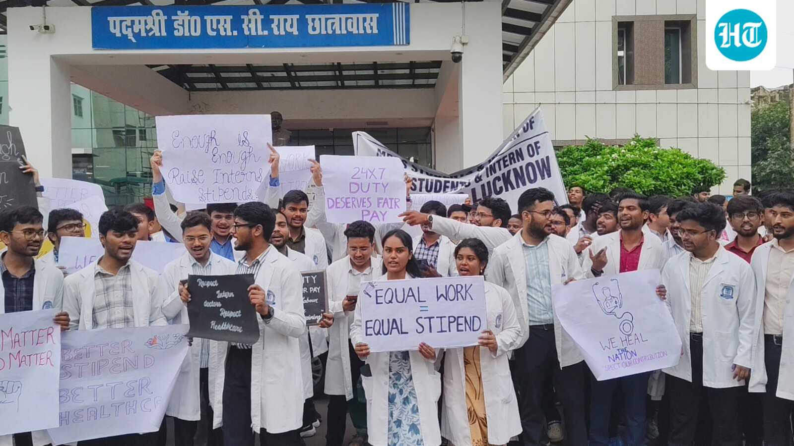 MBBS interns at RMLIMS stage protest over low stipend, seek hike