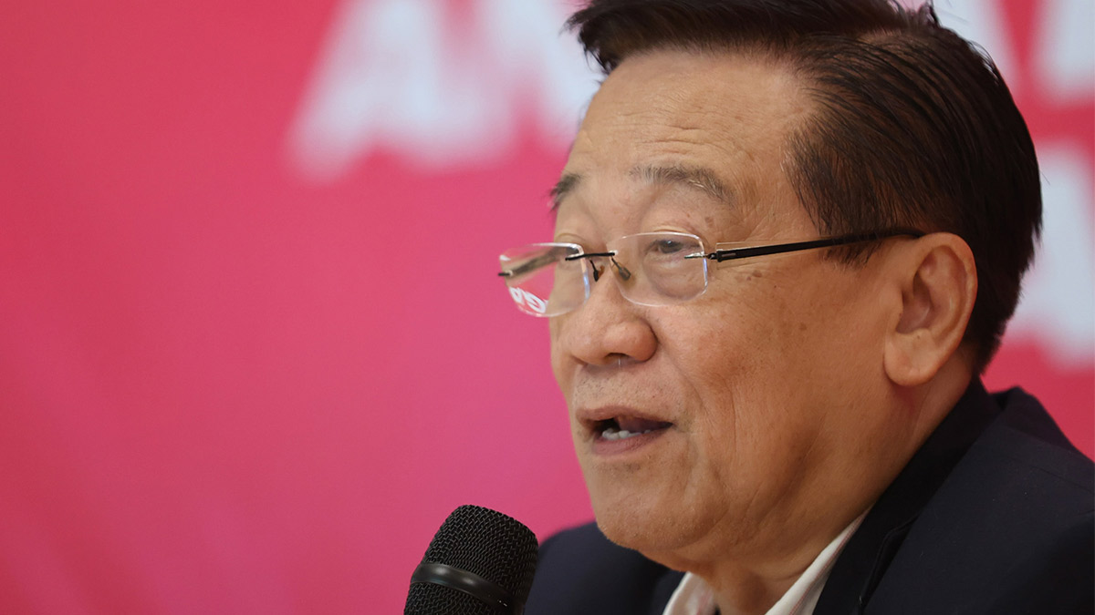 Election lawyer Romulo Macalintal has committed to challenge what he described as an “attempt” to delay Filipinos’ right to suffrage as he criticized recent proposals to extend the terms of barangay and Sangguniang Kabataan (BSK) officials, which would effectively postpone the elections scheduled this year.