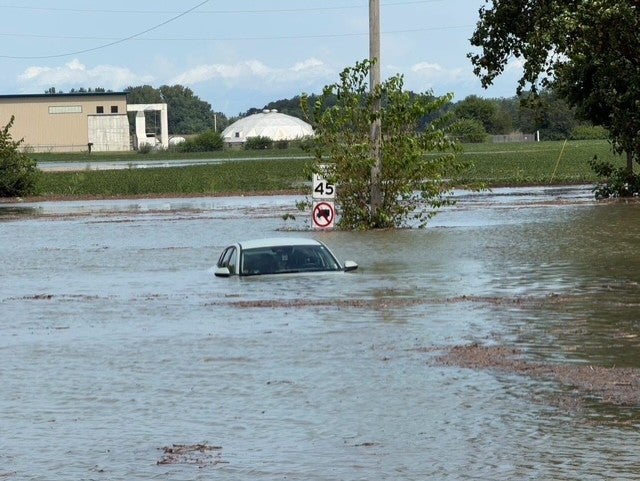 Madison Township rescuers save 10 people from floodwaters - Indianapolis News | Indiana Weather | Indiana Traffic