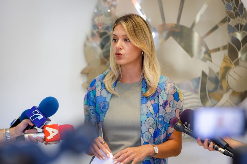 Miteva: Government adopted decision to reduce school supplies at the start of the year