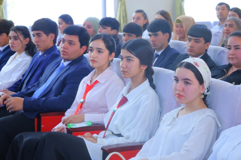 Nearly 140 Tajik school graduates compete for gold and silver medals