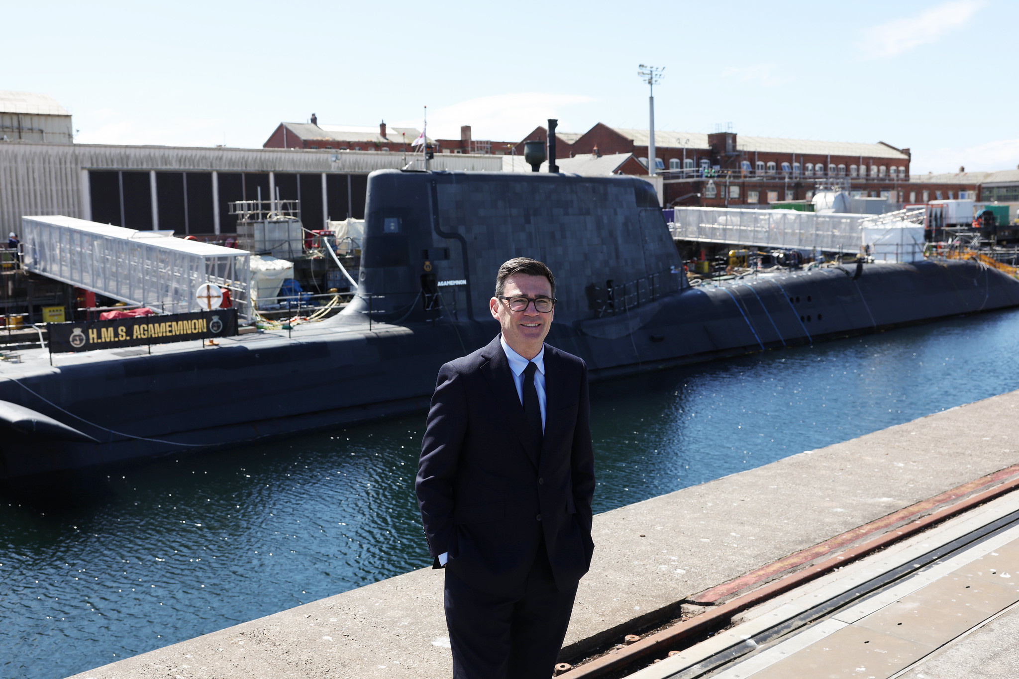 New British PM vows to relentlessly fight migrants in the English Channel