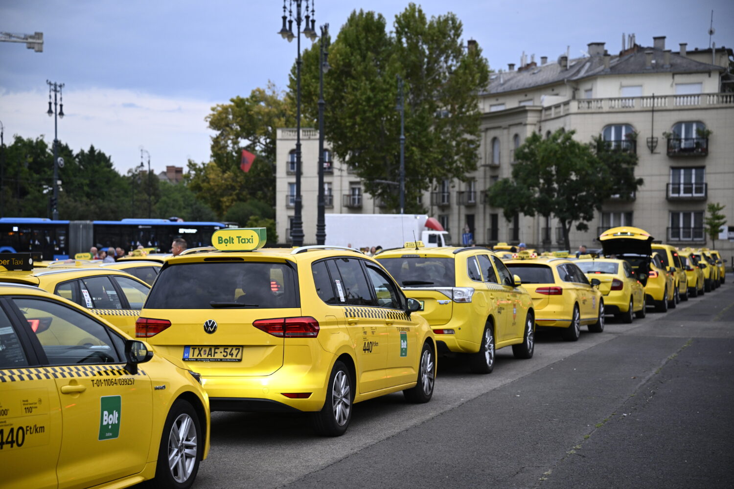 New Budapest Airport Fees Spark Taxi Drivers' Protests