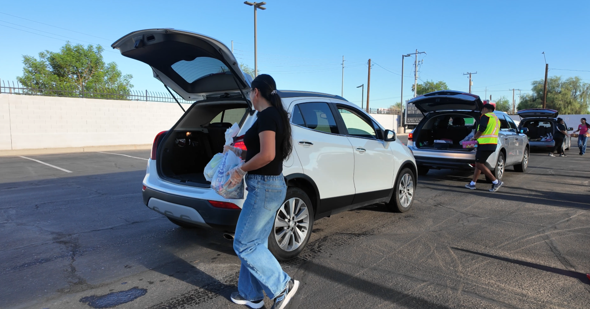 Nonprofit in South Phoenix faces double demand amid SNAP benefit loss
