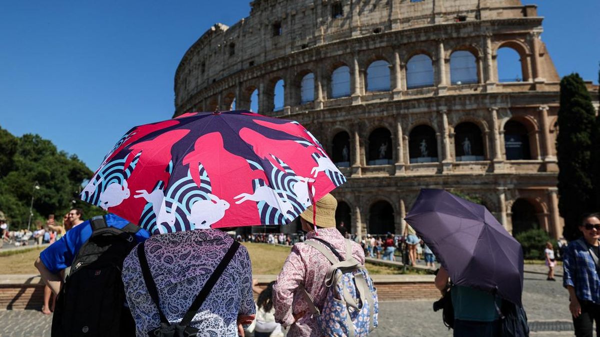 Panas Ekstrem, Italia Perpanjang Jam Buka Museum dan Monumen