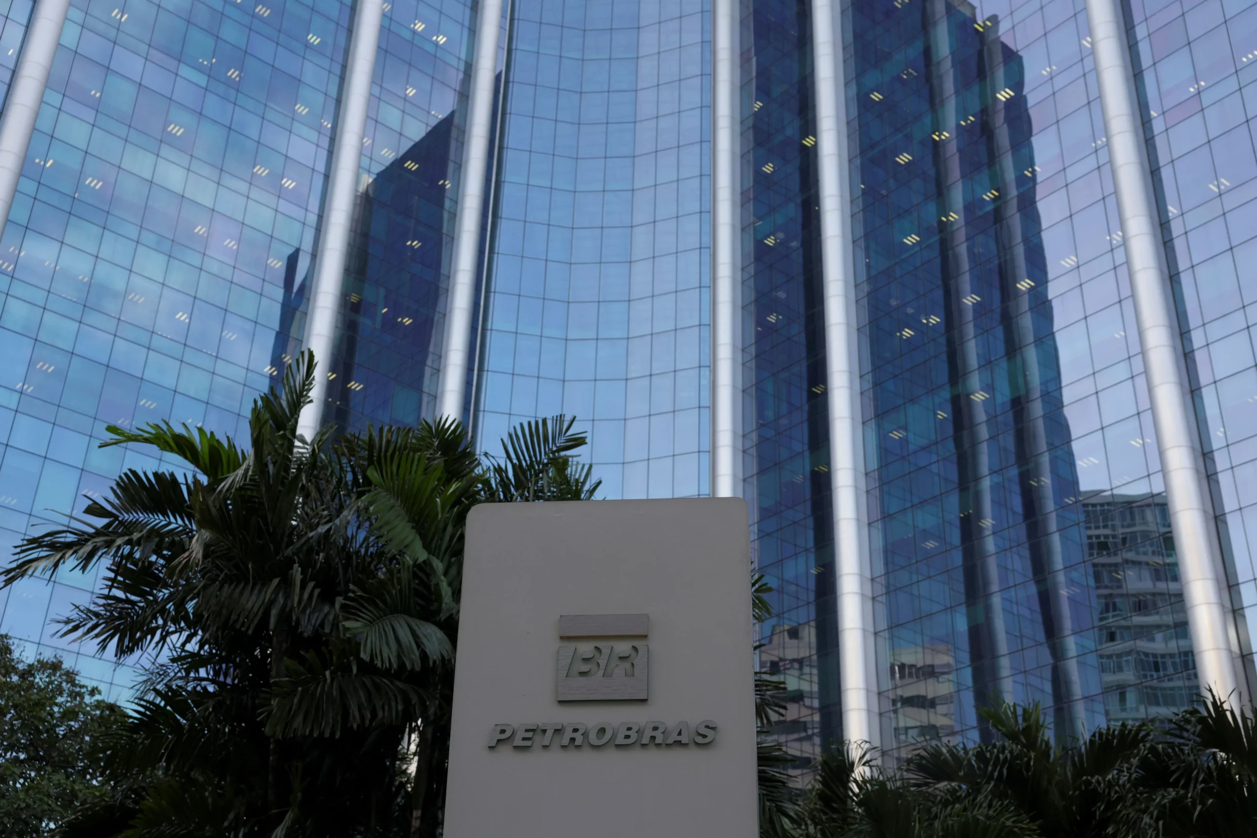 Petrobras Hits Record Oil Output Ahead of Q2 Results