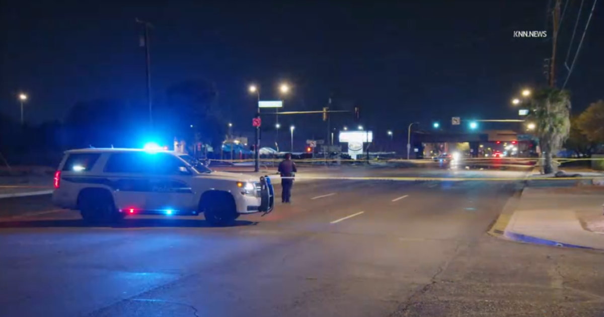 Phoenix police searching for SUV after hit-and-run leaves woman injured