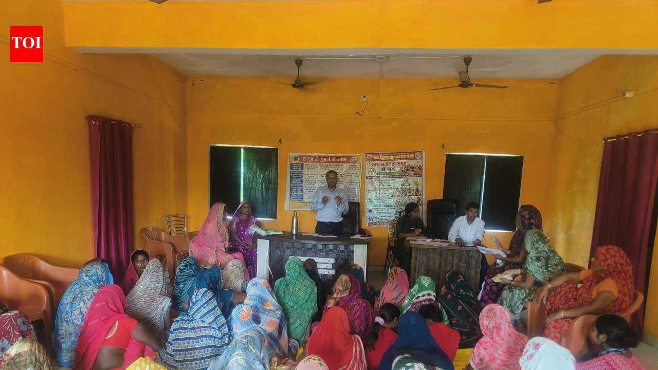 Prayagraj tops in enrolling new families under 'Family Saturation Campaign' | Prayagraj News