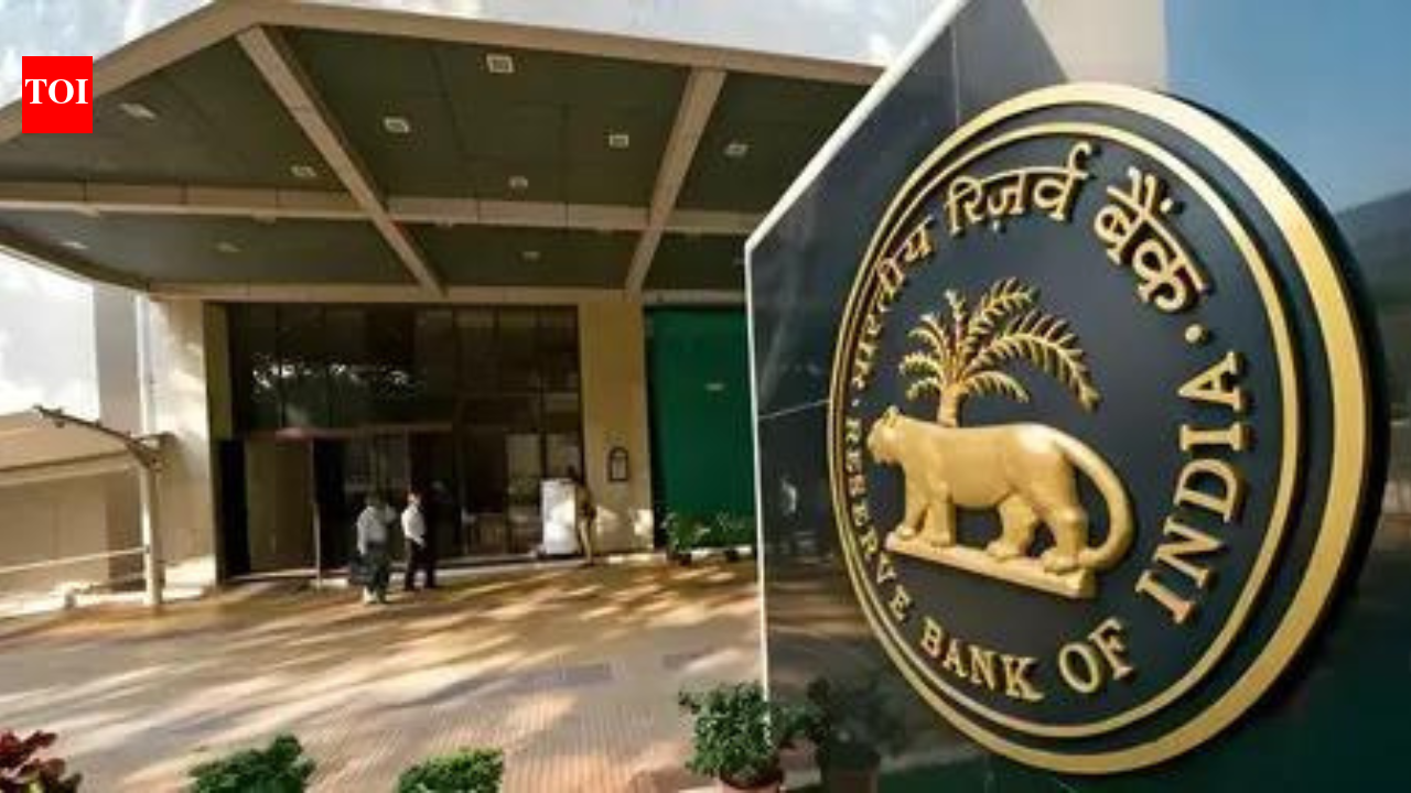RBI updates deposit rules: From differential rates to daily disclosures, here's what's changing