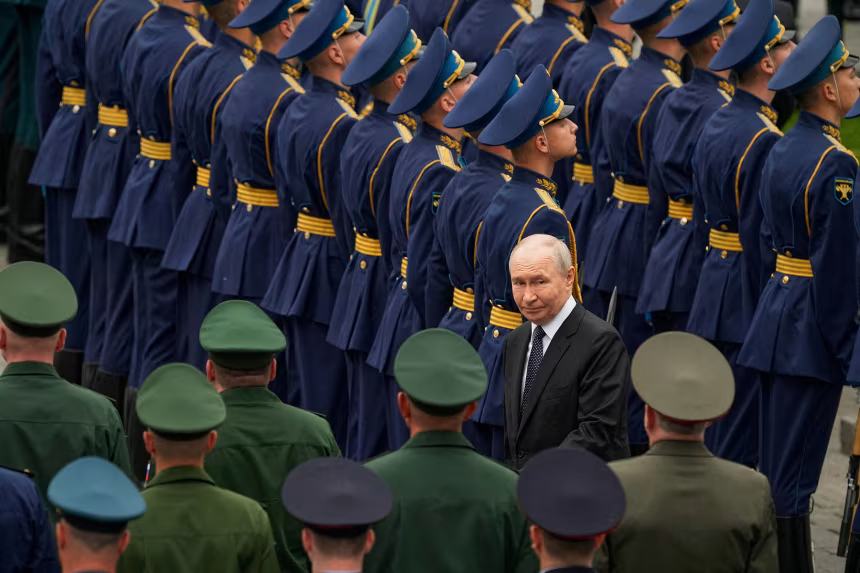 Russia likely to mobilize at least 300,000 more troops to Ukraine war, Zelensky warns