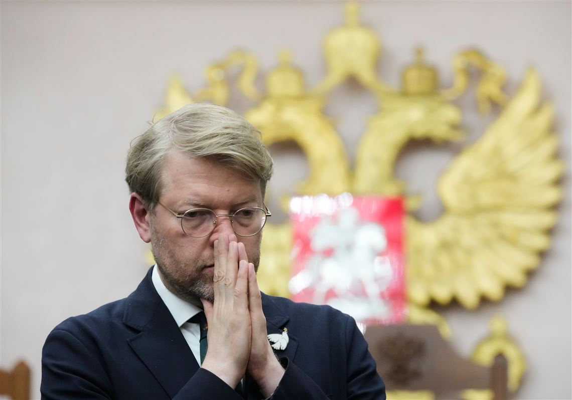 Russian court bars from parliamentary ballot the only party opposing the conflict in Ukraine