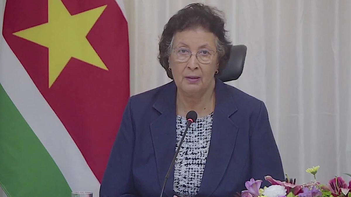 Simons aan Mennonieten: "Suriname geen free for all; m'n land is ingewikkeld genoeg"