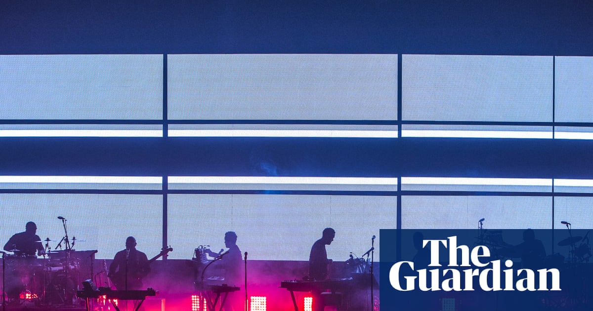 Singapore bans Massive Attack for showing Palestinian flag, breaching ban on foreign emblems | Massive Attack